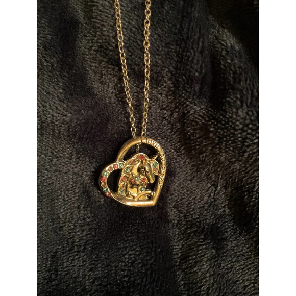 Unicorn in a heart pendant necklace.    0179 - Picture 2 of 3